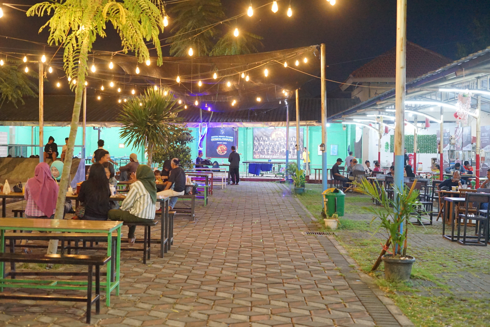 Suasana Malam Hari
